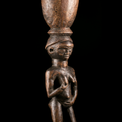 Statue coupe Kipende d'art africain congolais