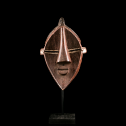 Lwalwa tribal art mask