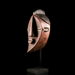 Masque tribal Lwalu du Congo