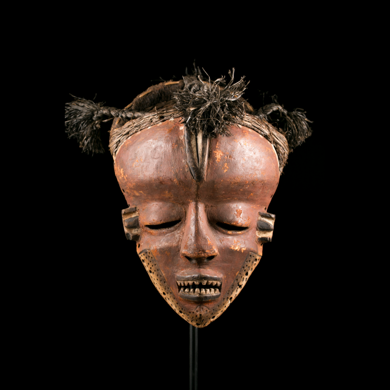 Pende Mbuya mask - African tribal art from the Congo