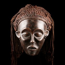 Masque africain Chokwe Mwana Pwo