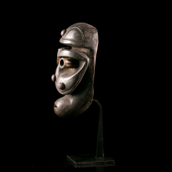 the profi of African Bete mask