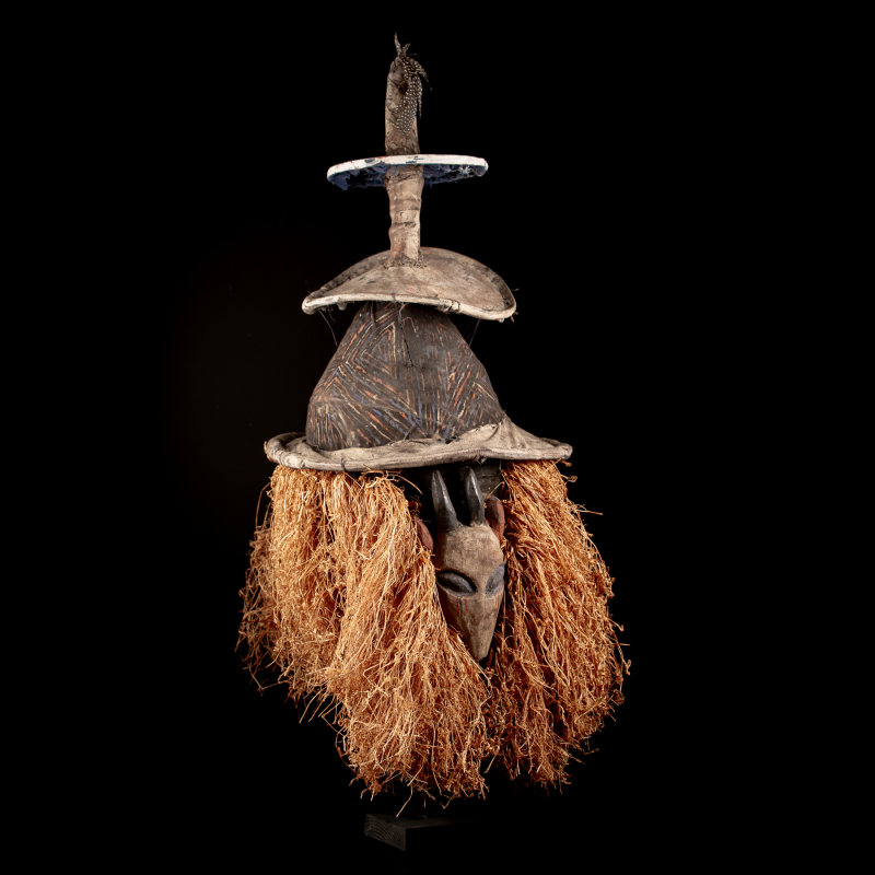 Yaka Kholuka mask Yaka Kholuka mask