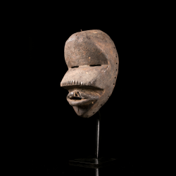 Masque rituel Dan Kagle Côte d’Ivoire Liberia – vue latérale