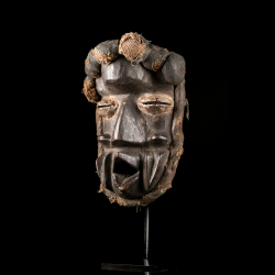 High end support for african mask