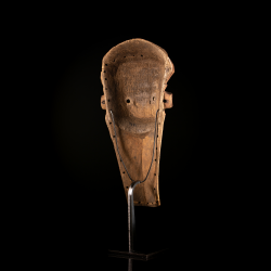 Pende mask with support