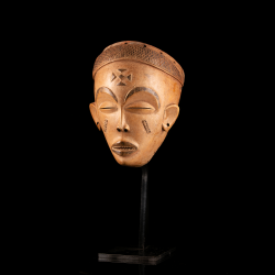 Old african art Chokwe Mwana Pwo mask