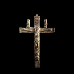 African art Kongo Kiditu crucifix
