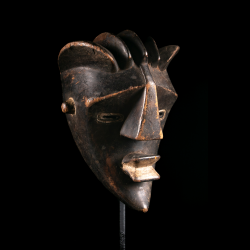 Lwalwa Mvondo mask of african art