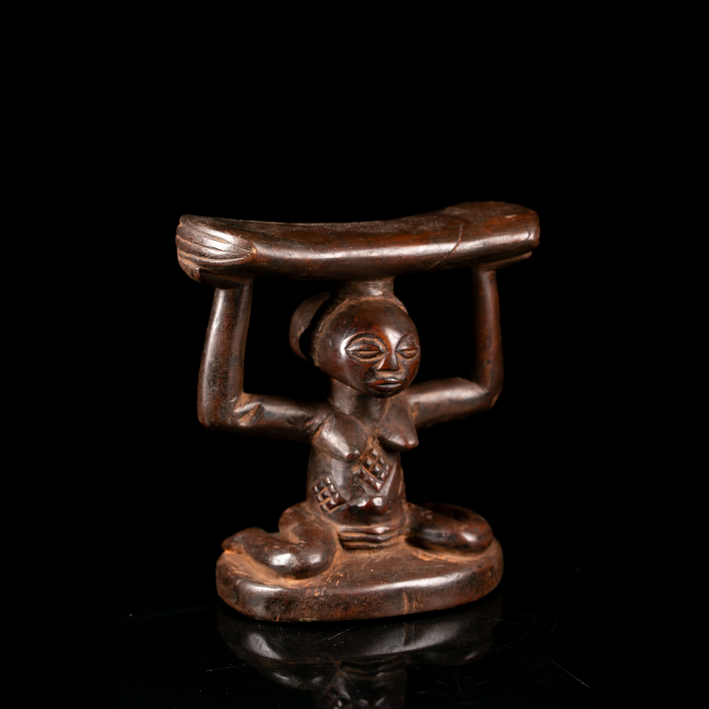 Appuie-nuque Luba musamo en bois à caryatide féminine