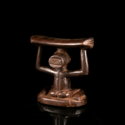 Appuie-nuque africain Luba en bois sculpté vue arrière
