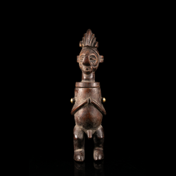 Yaka sculpture from the DRC – upturned nose and crested coiffure detail