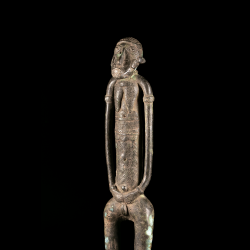 Bronze africain collection Emile Deletaille vu de côté