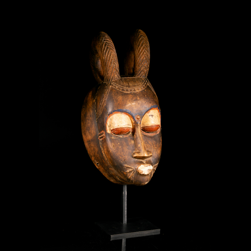 Baule horned mask in polychrome wood – Côte d’Ivoire