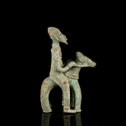 Cavalier Djenné en bronze à patine verte, Delta intérieur du Niger, vue de profil