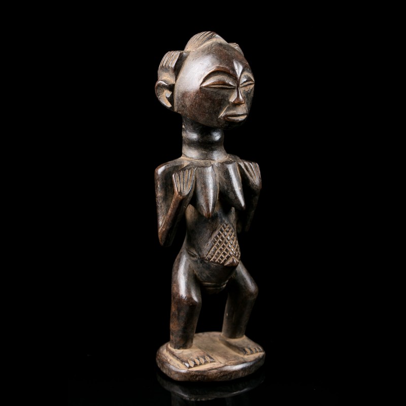 Tiny female figure - Luba - Congo Tiny female figure - Luba - Congo
